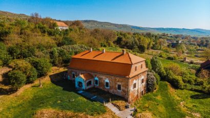 Un conac vechi de peste 500 de ani din județul Mureș primește vizitatori