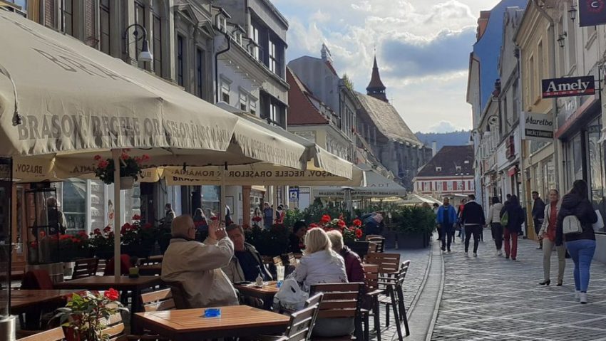 Se deschid terasele în Centrul Istoric al Brașovului