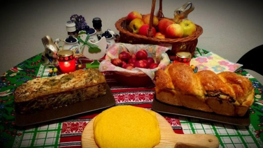 Românii, nevoiţi să plătească mai mult pentru produsele tradiţionale de Paşte