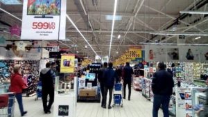 De Paşte, marile magazine îşi schimbă programul de funcţionare