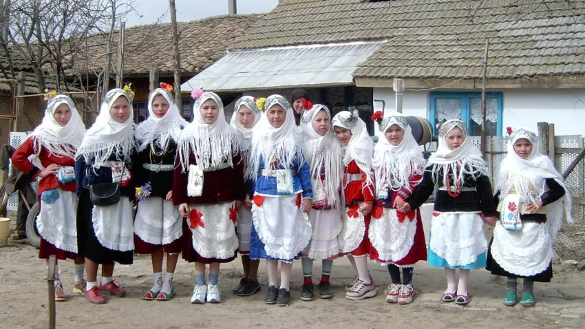 TULCEA: În localitatea Izvoarele continuă tradiția străveche a Lazărelului | AUDIO