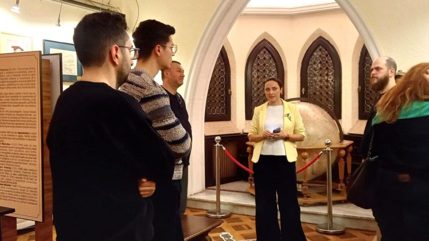 Tur ghidat la Muzeul Hărților din București