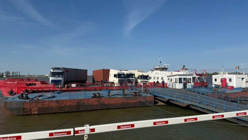 TULCEA: Trecerea cu bacul la punctul de frontieră Isaccea – Orlivka, sistată temporar