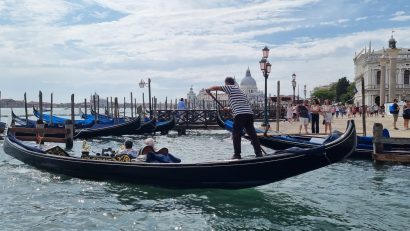 VENEȚIA: A fost reintrodusă taxa de intrare de 10 euro pentru turiştii care vizitează oraşul timp de o zi