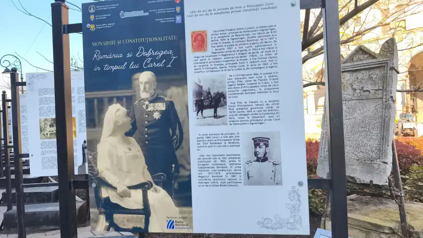 CONSTANȚA: expoziție outdoor pe aleea din fața Edificiului Roman cu Mozaic