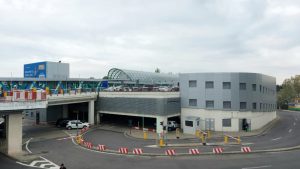 Plata parcării la Aeroportul „Henri Coandă” poate fi făcută acum și online