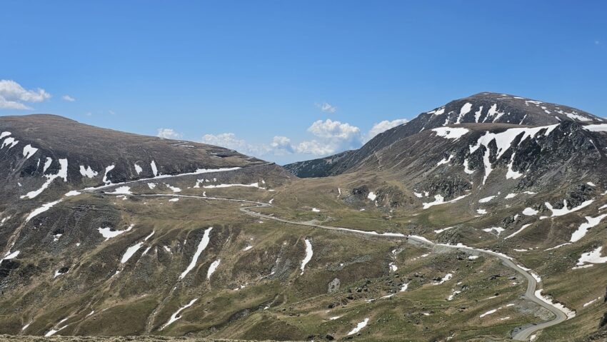 Trafic blocat de aluviuni pe Transalpina