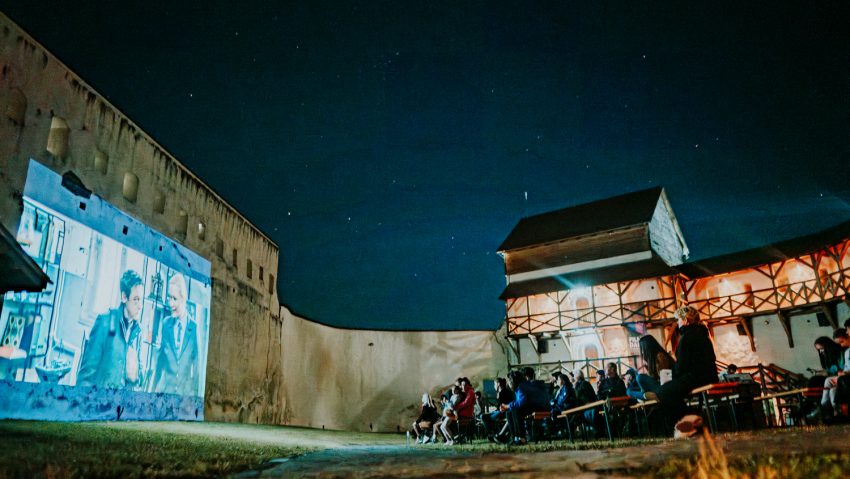 BRAȘOV: Festivalul FilmeDar, în weekend, la Cetatea Feldioara! Programul complet