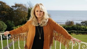 Portret de artist • Cântăreața Bonnie Tyler (1951 – 2026)