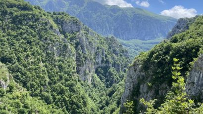 Vara în Parcul Național Domogled – Valea Cernei: Aventură, alpinism și tabere Junior Ranger