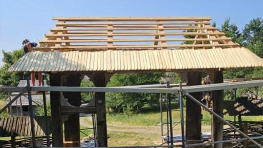 MARAMUREȘ: Poarta Mara și presa pentru struguri de la Muzeul Satului Baia Mare, restaurate