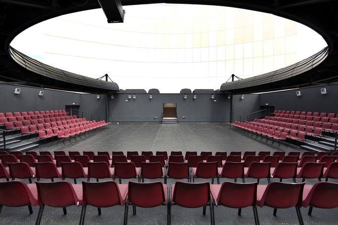 BUCUREȘTI: ”Nopți de vară, sus, pe teatru” – Se redeschide Amfiteatrul TNB!