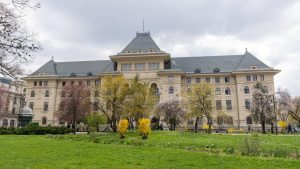 Porţile Primăriei Capitalei rămân deschise vara aceasta