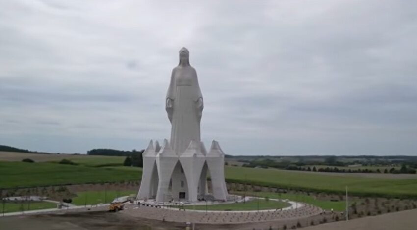 POLONIA: Cea mai înaltă statuie a Fecioarei Maria din Europa