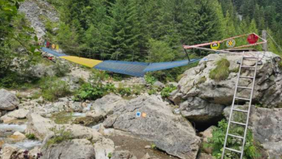 Dâmbovița: Acces întrerupt către Lacul Scropoasa și Cascada 7 Izvoare; podul din zona Zănoaga e rupt