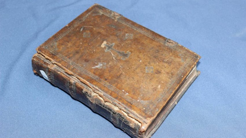 Ceaslovul tipărit la Târgovişte în 1715, exponatul lunii august la Muzeul Judeţean de Istorie şi Arheologie Maramureş
