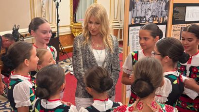 Expoziție dedicată Nadiei Comăneci, în pasajul Madach Imre din Oradea