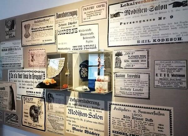 Reclame din anii 1900, în expoziție la Muzeul Civilizaţiei Urbane a Braşovului