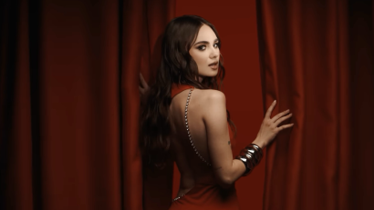 Alexia • Două linii