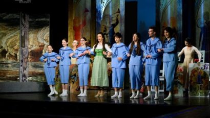 „Sunetul muzicii”, spectacol reprogramat din luna iunie, în weekend, pe scena Operei Brașov