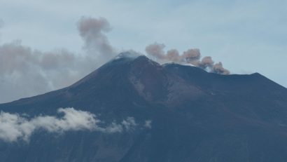 Zborurile pe aeroportul din Catania rămân suspendate