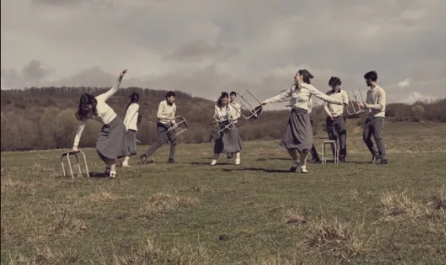Spectacolul Nasturi, din nou pe scena Centrului Cultural Reduta din Brașov