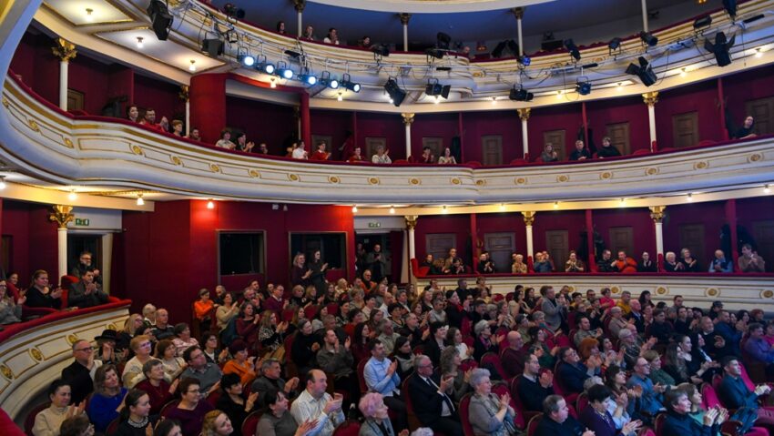 SATU MARE: Programul lunii octombrie la Teatrul de Nord