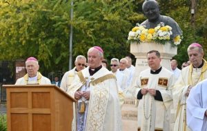Duminică are loc tradiţionala procesiune cu relicva Sfântului Papă Ioan Paul al II-lea, pe străzile Capitalei