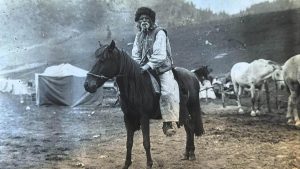 MARAMUREȘ: Colecție de fotografii realizate în Borșa în timpul Primului Război Mondial, donată Primăriei de familia unui soldat german