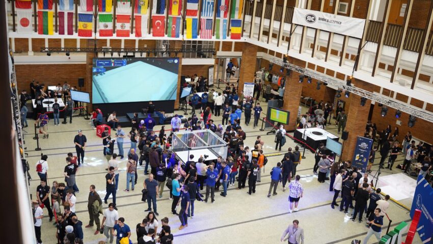 ROBOFEST, la Universitatea Națională de Știință și Tehnologie Politehnica București