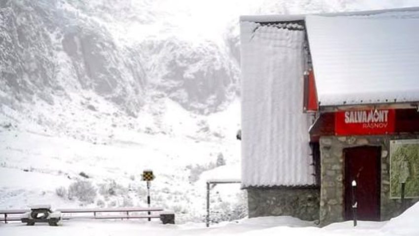 Salvamont Brașov recomandă turiștilor să își adapteze echipamentul la cerințele sezonului de iarnă